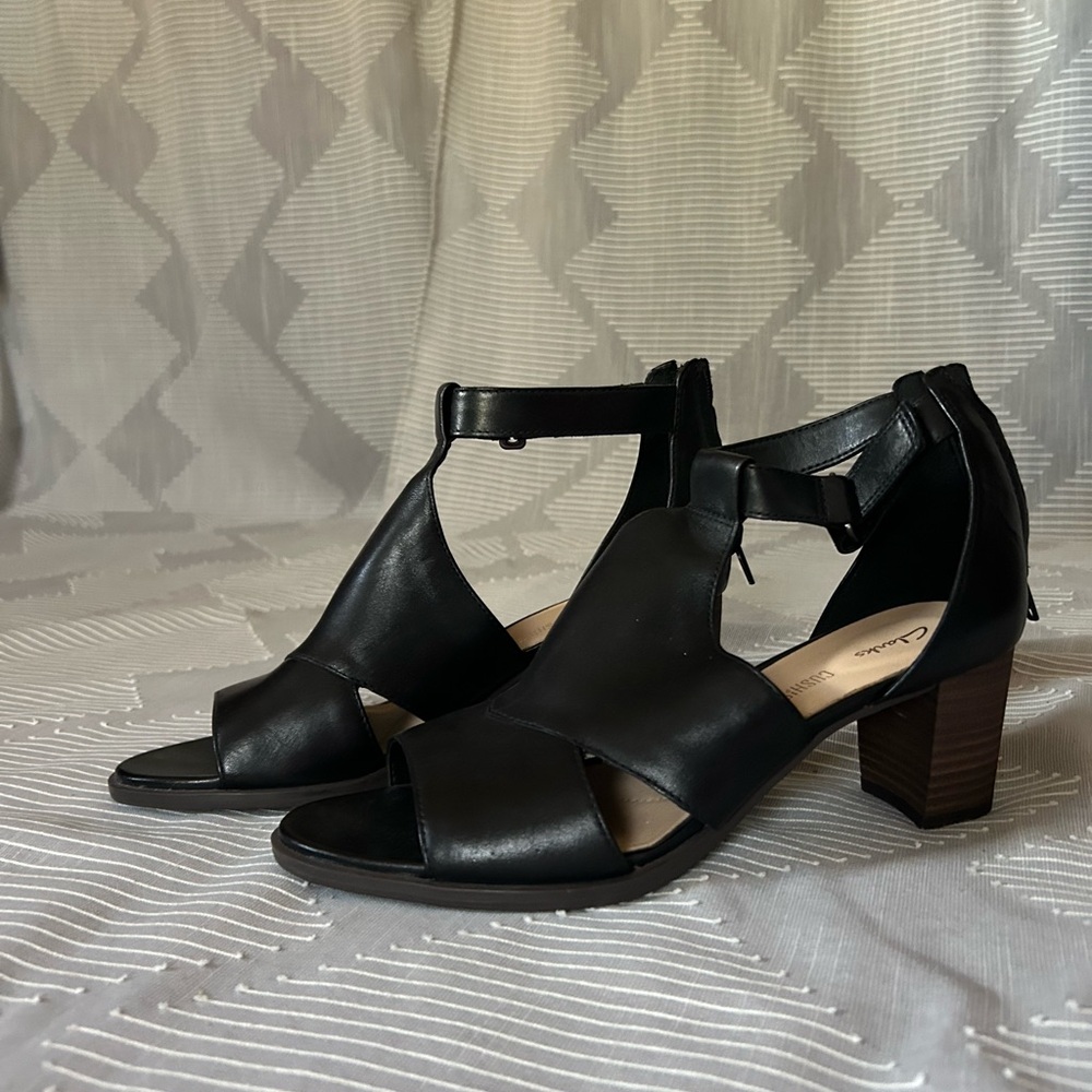 Clarks Black Women's Sandals Size 8